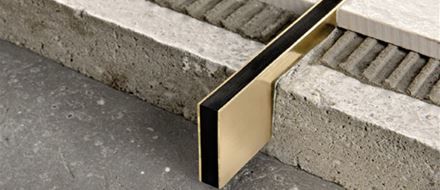 Mortar-laid joints steel-brass